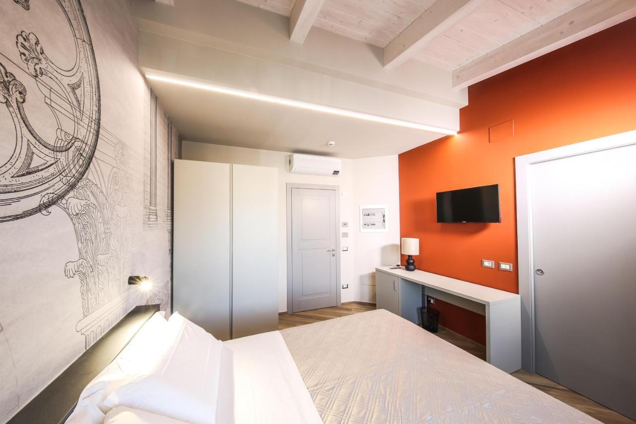 Vicolo Malavolta 7 Rooms And Suites Pedaso Kültér fotó