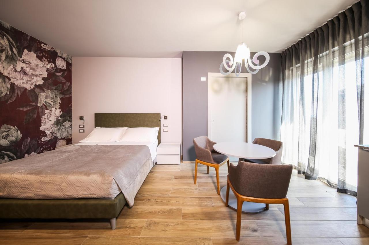 Vicolo Malavolta 7 Rooms And Suites Pedaso Kültér fotó