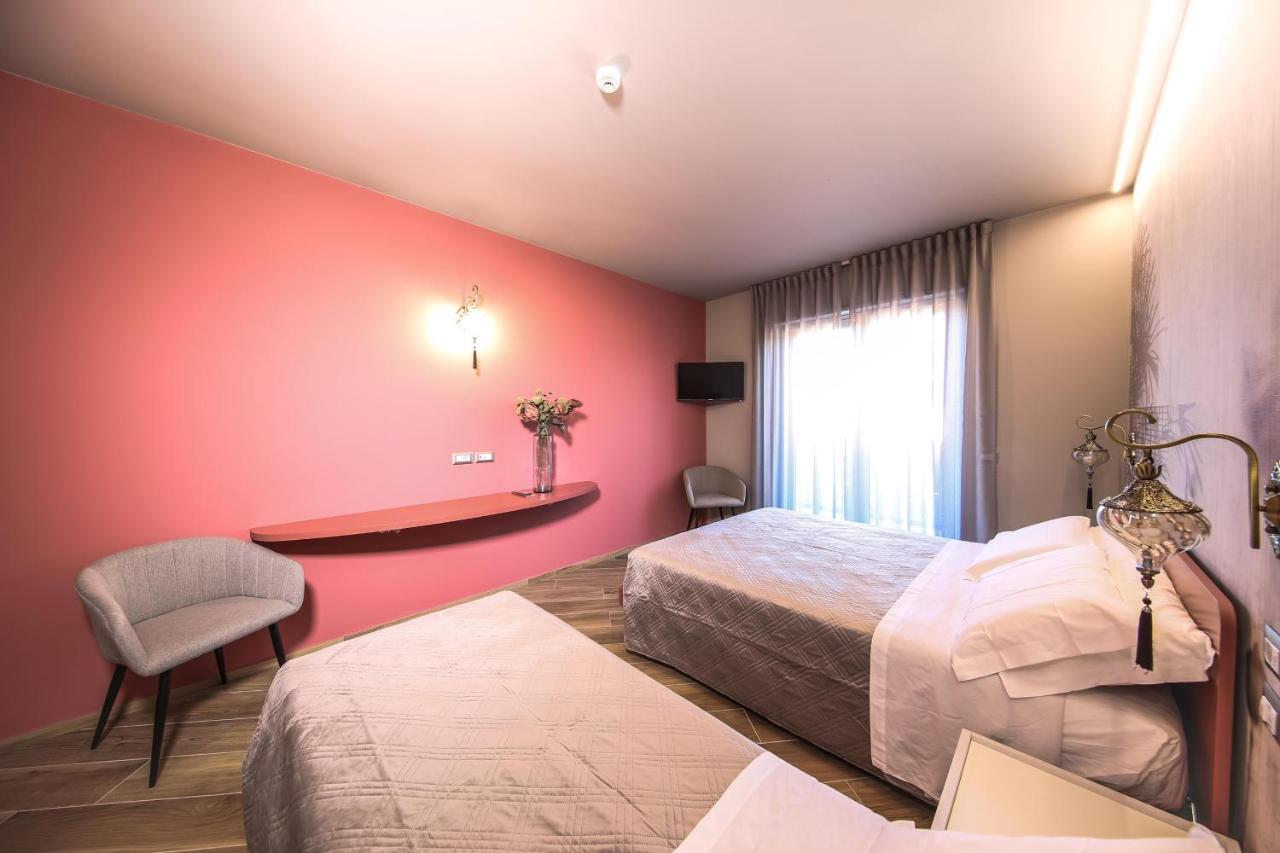 Vicolo Malavolta 7 Rooms And Suites Pedaso Kültér fotó