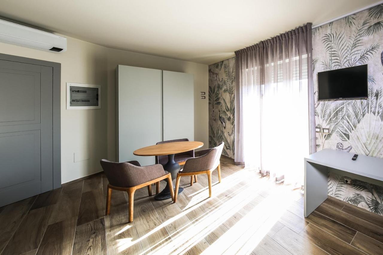 Vicolo Malavolta 7 Rooms And Suites Pedaso Kültér fotó